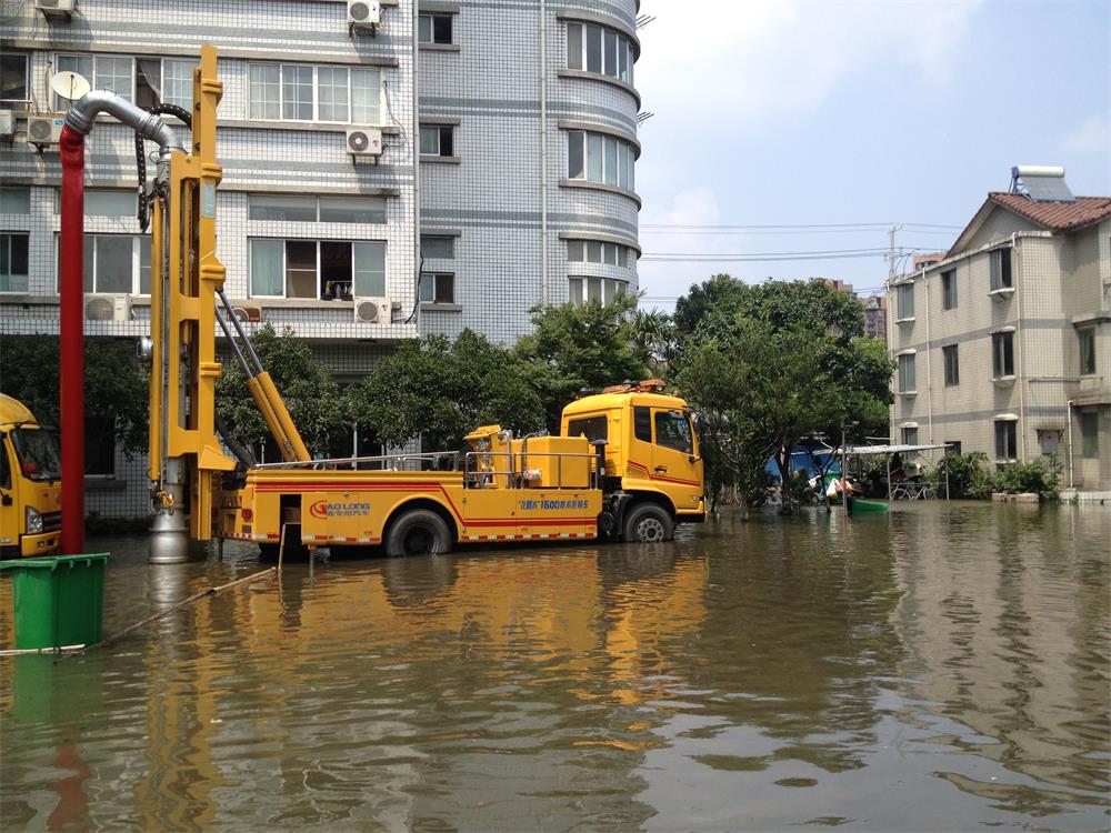 1000/1500/3000垂直供排水搶險(xiǎn)車